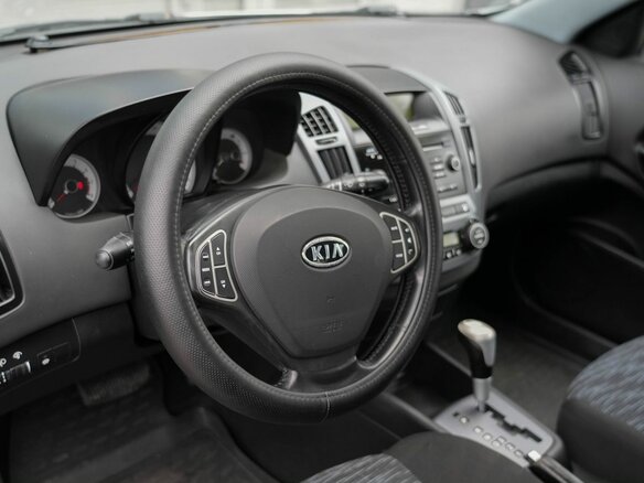 2008 Kia Ceed I, серебристый, 550000 рублей - вид 10