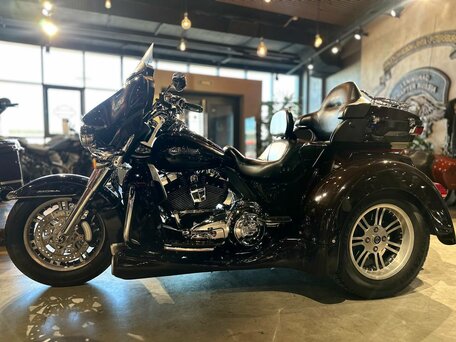2014 Harley-Davidson Tri Glide, пурпурный, 2200000 рублей, вид 5
