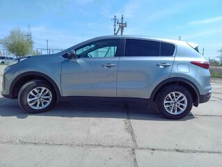 2019 Kia Sportage IV Рестайлинг, серебристый, 1800000 рублей, вид 5