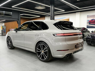 2026 Porsche Cayenne III Рестайлинг, серый, 20990000 рублей, вид 5