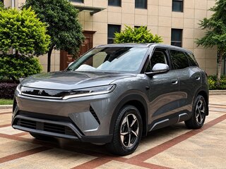 2026 BYD Yuan Up 45.12 kWh, серый, 1610010 рублей, вид 1