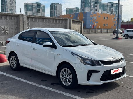 2019 Kia Rio IV, белый, 840000 рублей, вид 3