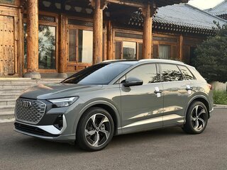 2025 Audi Q4 e-tron 40 I, серый, 4170000 рублей, вид 1