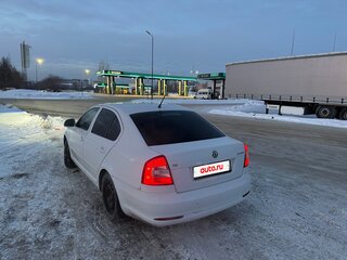 2013 Skoda Octavia II (A5) Рестайлинг, белый, 560000 рублей, вид 4