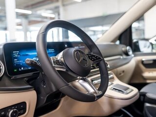 2026 Mercedes-Benz V-Класс Long 300 d длинный III (W447) Рестайлинг 2, чёрный, 11000000 рублей, вид 4