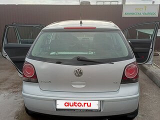 2008 Volkswagen Polo IV Рестайлинг, серебристый, 310000 рублей, вид 2