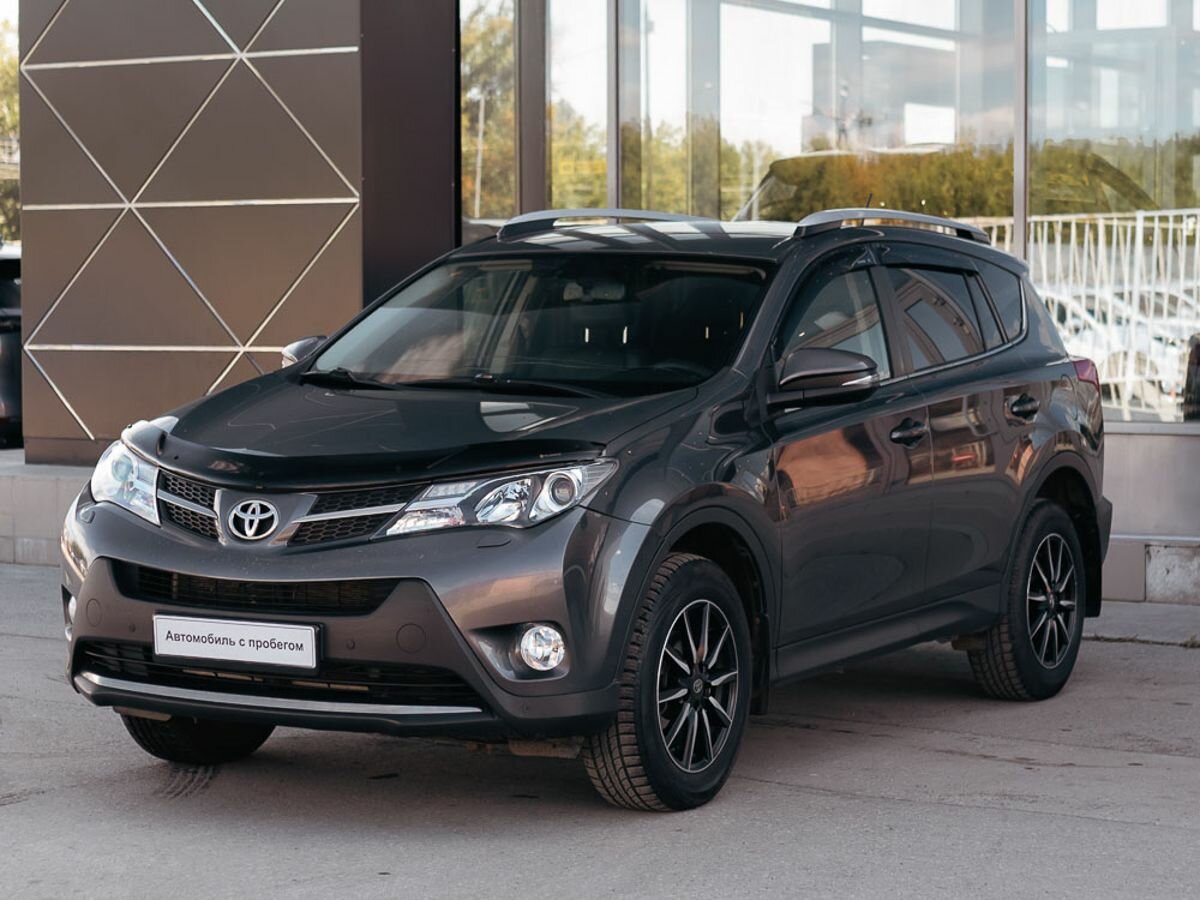 Открыть фотографии: Toyota RAV4 IV (XA40)