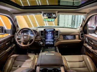 2026 Ram 1500 Crew Cab eTorque V Рестайлинг, белый, 12548000 рублей, вид 3