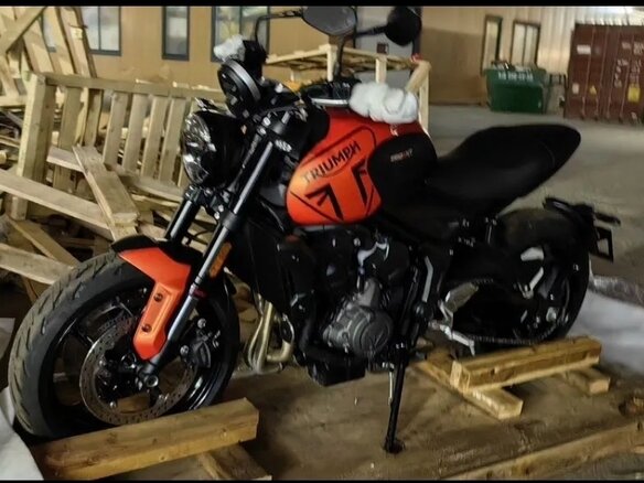 2023 Triumph Trident 660, оранжевый, 850000 рублей - вид 6
