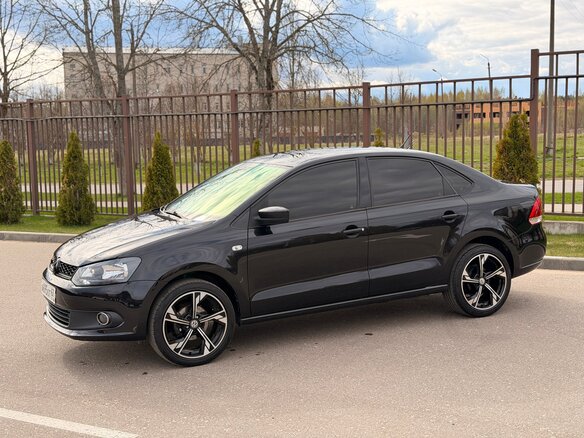 2012 Volkswagen Polo V, чёрный, 750000 рублей - вид 12