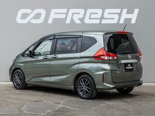 2020 Honda Freed II Рестайлинг, зелёный, 1775000 рублей, вид 2