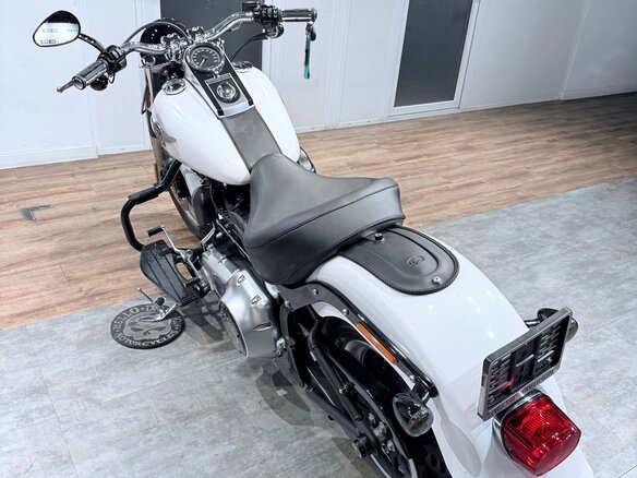 2011 Harley-Davidson Fat Boy, белый, 1399000 рублей - вид 5