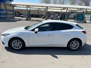 2016 Mazda 3 III (BM) Рестайлинг, белый, 1600000 рублей, вид 4