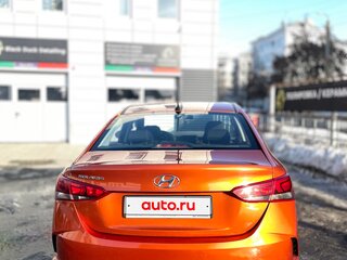 2022 Hyundai Solaris II Рестайлинг, оранжевый, 1699999 рублей, вид 4