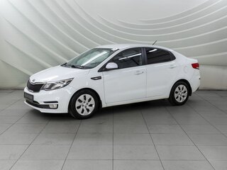 2016 Kia Rio III Рестайлинг, белый, 878000 рублей, вид 3