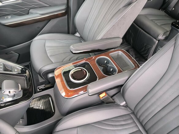 2025 Hongqi HQ9, чёрный - вид 22