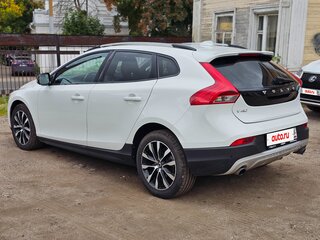 2019 Volvo V40 Cross Country I Рестайлинг, белый, 1550000 рублей, вид 4