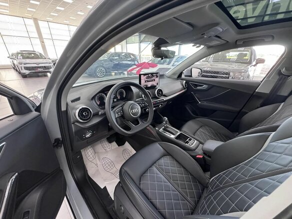 2025 Audi Q2 L 35 TFSI I Рестайлинг, серый, 3370000 рублей - вид 7