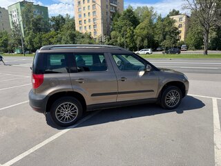 2011 Skoda Yeti I, коричневый, 850000 рублей, вид 2