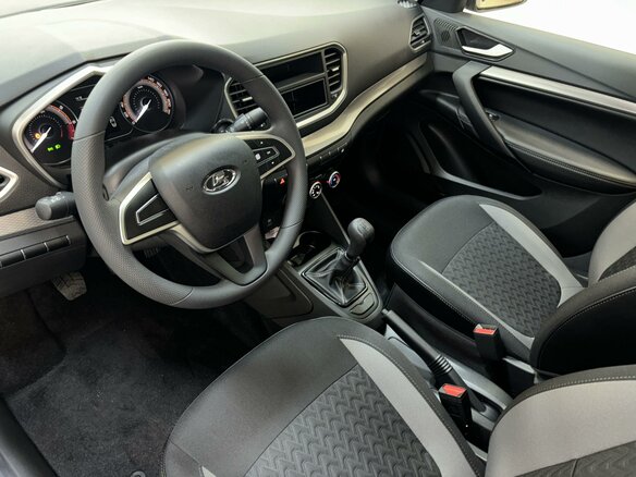 2026 Lada (ВАЗ) Vesta I Рестайлинг (NG), коричневый, 1565189 рублей - вид 9