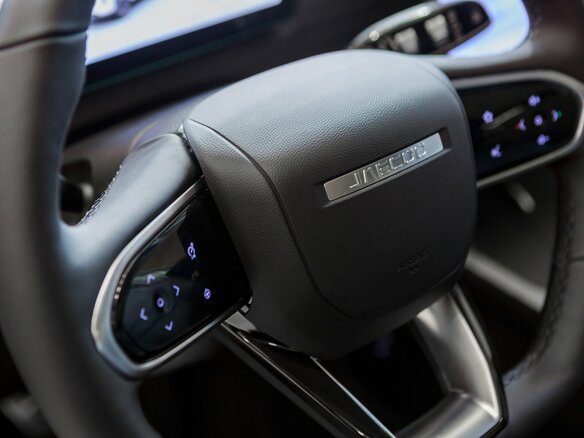 2024 Jaecoo J7 I, чёрный, 3729900 рублей - вид 25