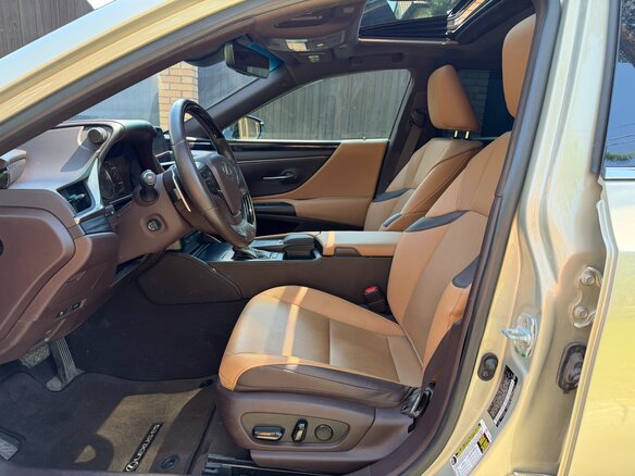 2021 Lexus ES 300h VII Рестайлинг, серый, 4150000 рублей - вид 22