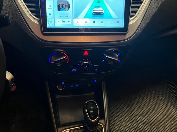 2018 Hyundai Solaris II, серебристый, 1290000 рублей - вид 6