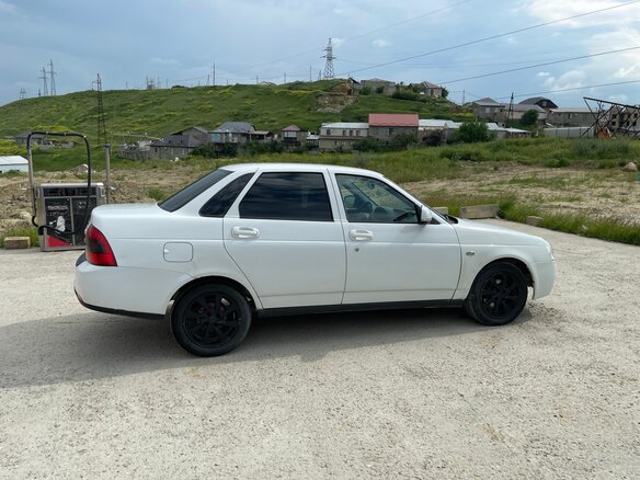 2014 Lada (ВАЗ) Priora I Рестайлинг, белый, 375000 рублей - вид 2