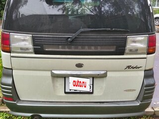 1997 Nissan Elgrand I (E50), белый, 600000 рублей, вид 3