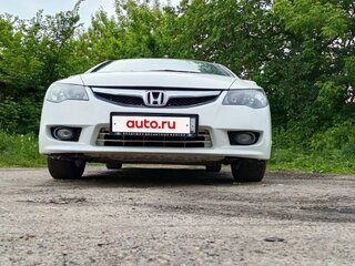 2010 Honda Civic VIII Рестайлинг, белый, 950000 рублей, вид 2