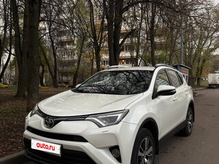2017 Toyota RAV4 IV (XA40) Рестайлинг, белый, 2500000 рублей, вид 1