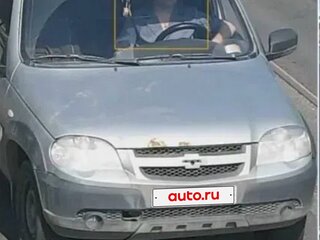 2014 Chevrolet Niva I Рестайлинг, серебристый, 400000 рублей, вид 4