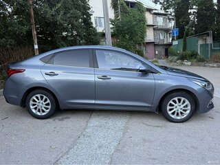 2018 Hyundai Solaris II, серый, 1500000 рублей, вид 4
