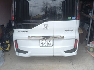 2017 Honda Stepwgn Spada V, белый, 2150000 рублей, вид 1