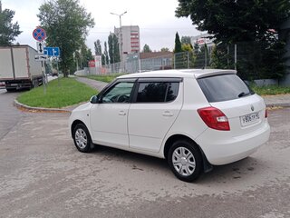 2011 Skoda Fabia II Рестайлинг, белый, 530000 рублей, вид 5