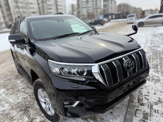 2020 Toyota Land Cruiser Prado 150 Series Рестайлинг 2, чёрный, 5500000 рублей, вид 4