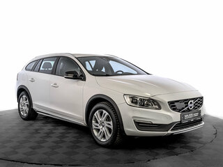 2018 Volvo V60 Cross Country I, белый, 2400000 рублей, вид 3