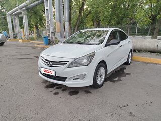 2015 Hyundai Solaris I Рестайлинг, белый, 730000 рублей, вид 1