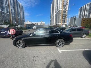 2020 Mercedes-Benz E-Класс 200 V (W213, S213, C238), чёрный, 2300000 рублей, вид 4