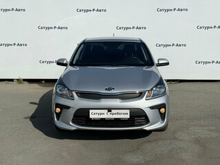 2019 Kia Rio IV, серебристый, 1425000 рублей, вид 2