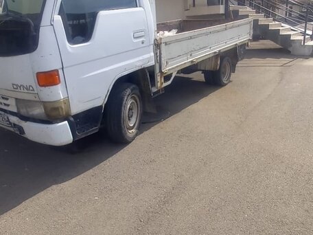 1996 Toyota Dyna, белый, 699000 рублей, вид 1