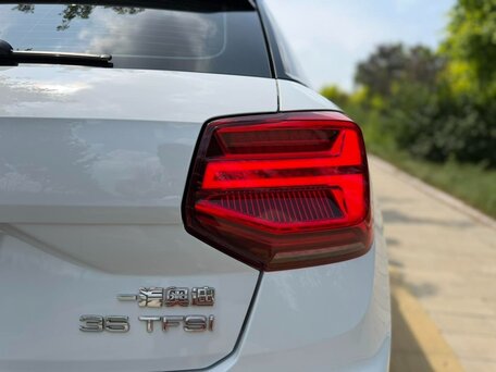 2022 Audi Q2 L 35 TFSI I Рестайлинг, белый, 1930002 рублей, вид 5