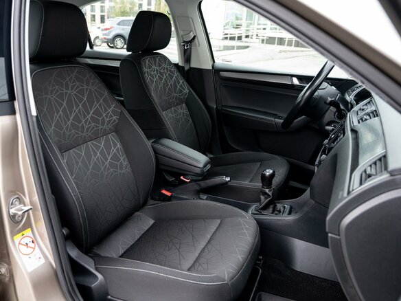 2019 Skoda Rapid I Рестайлинг, бежевый, 1340000 рублей - вид 10