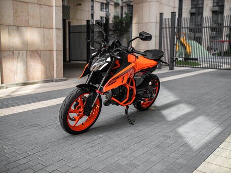 2025 KTM 390 Duke, оранжевый, 899000 рублей, вид 1