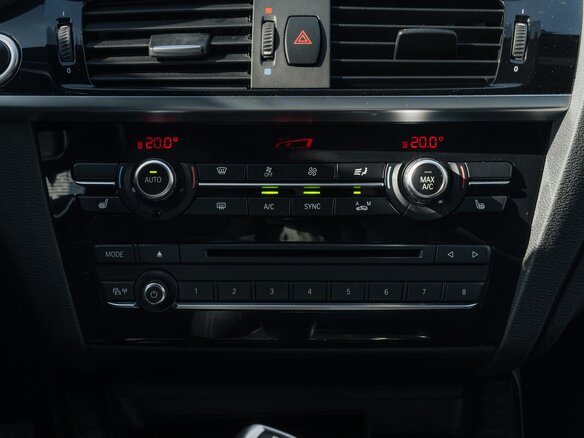 2015 BMW X4 20d I (F26), чёрный - вид 23