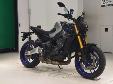 2022 Yamaha MT-09 (FZ-09), серебристый, 810000 рублей, вид 2