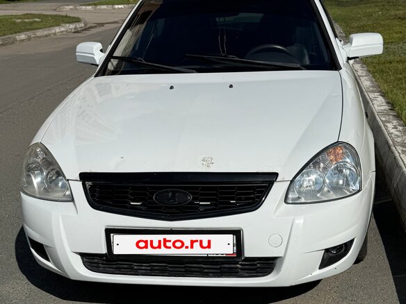 2010 Lada (ВАЗ) Priora I, белый, 210000 рублей - вид 2