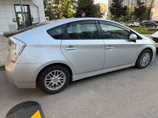 2009 Toyota Prius III (XW30), серый, 900000 рублей, вид 4