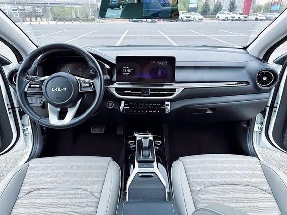 2023 Kia K3 II Рестайлинг, белый, 1559000 рублей - вид 5