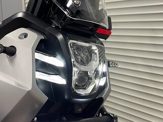 2026 QJMotor SVT 650 X, красный, 729000 рублей, вид 5